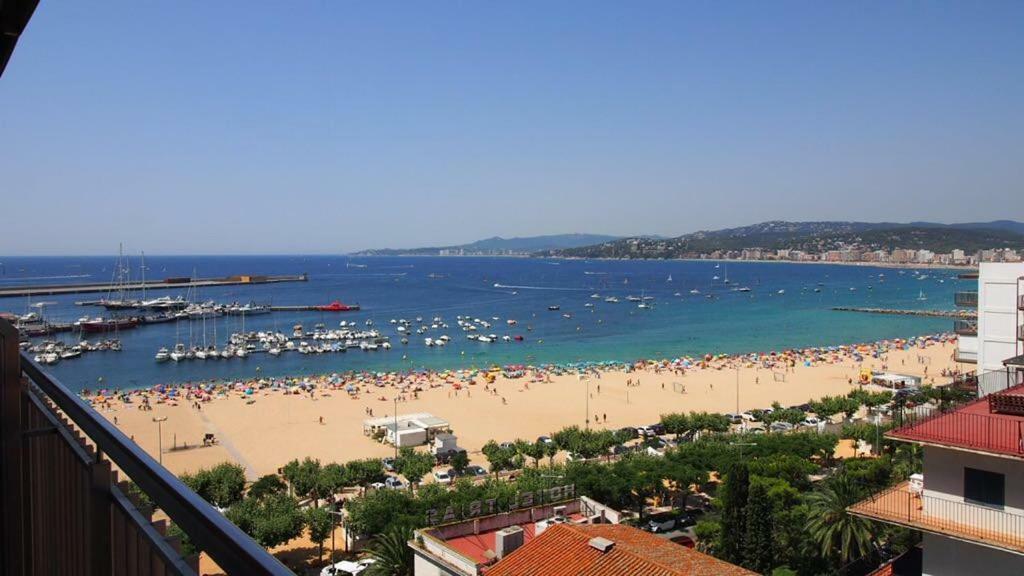 Seafront Apartment In Palamós Eksteriør billede