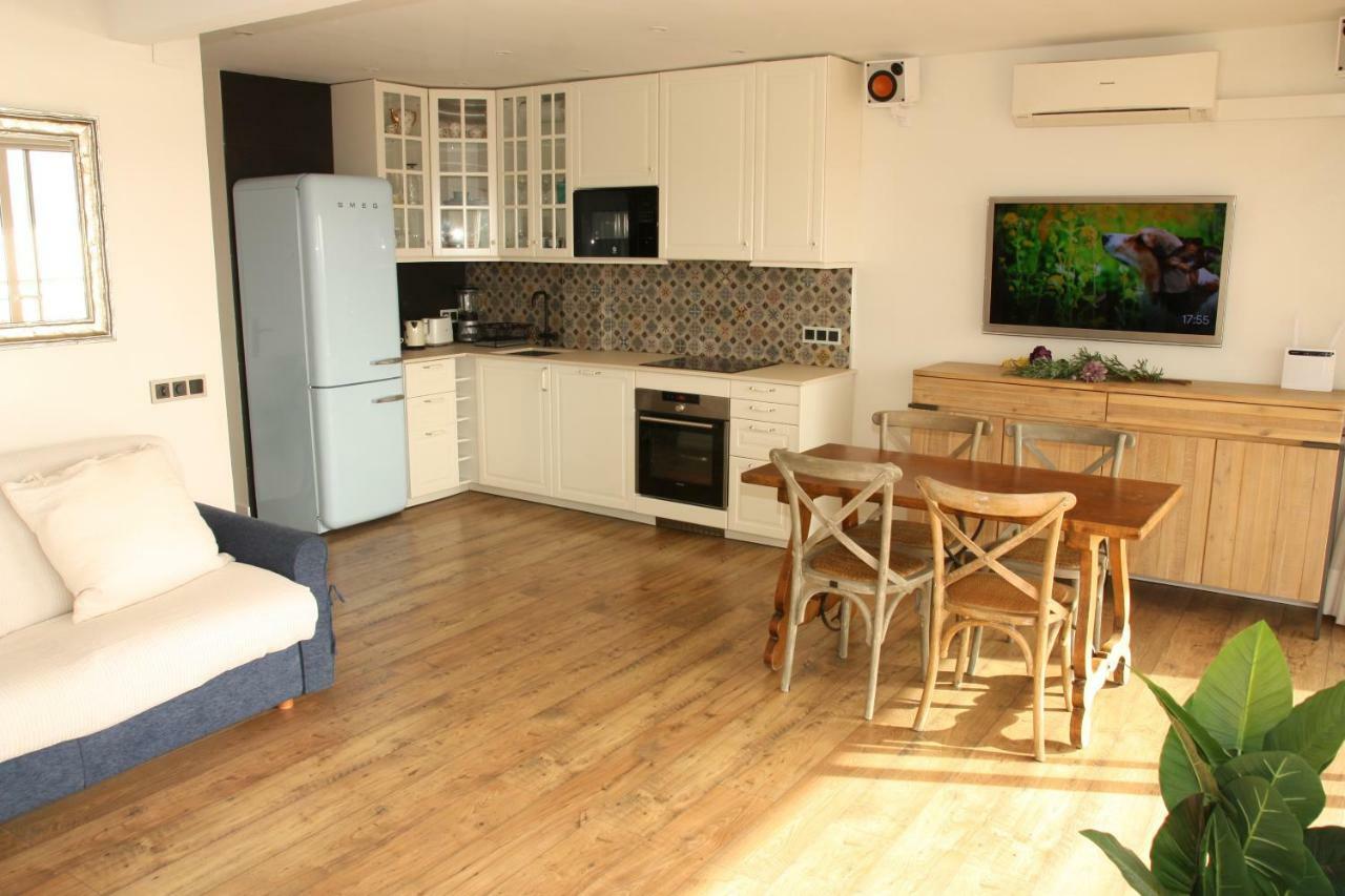 Seafront Apartment In Palamós Eksteriør billede