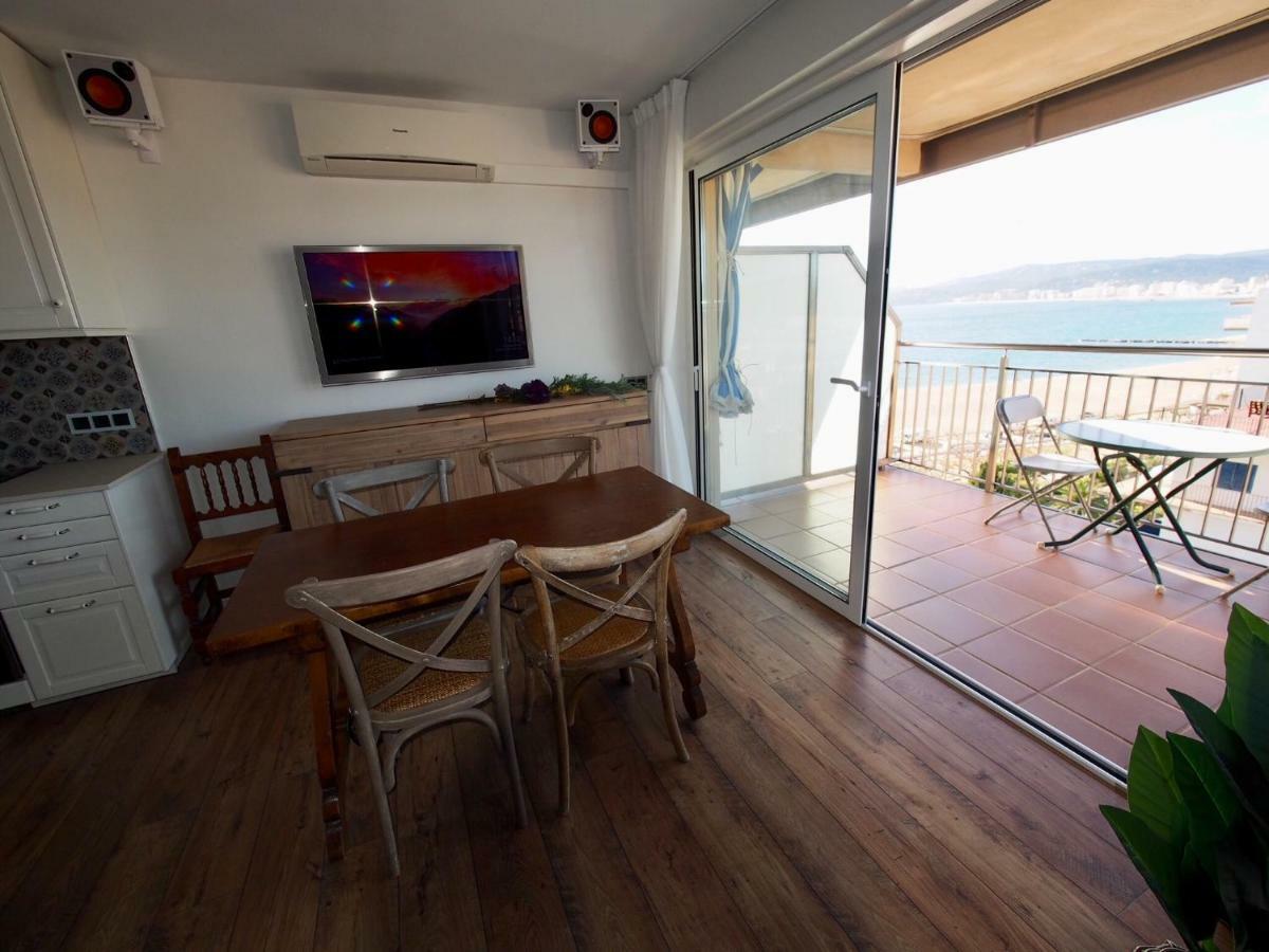 Seafront Apartment In Palamós Eksteriør billede
